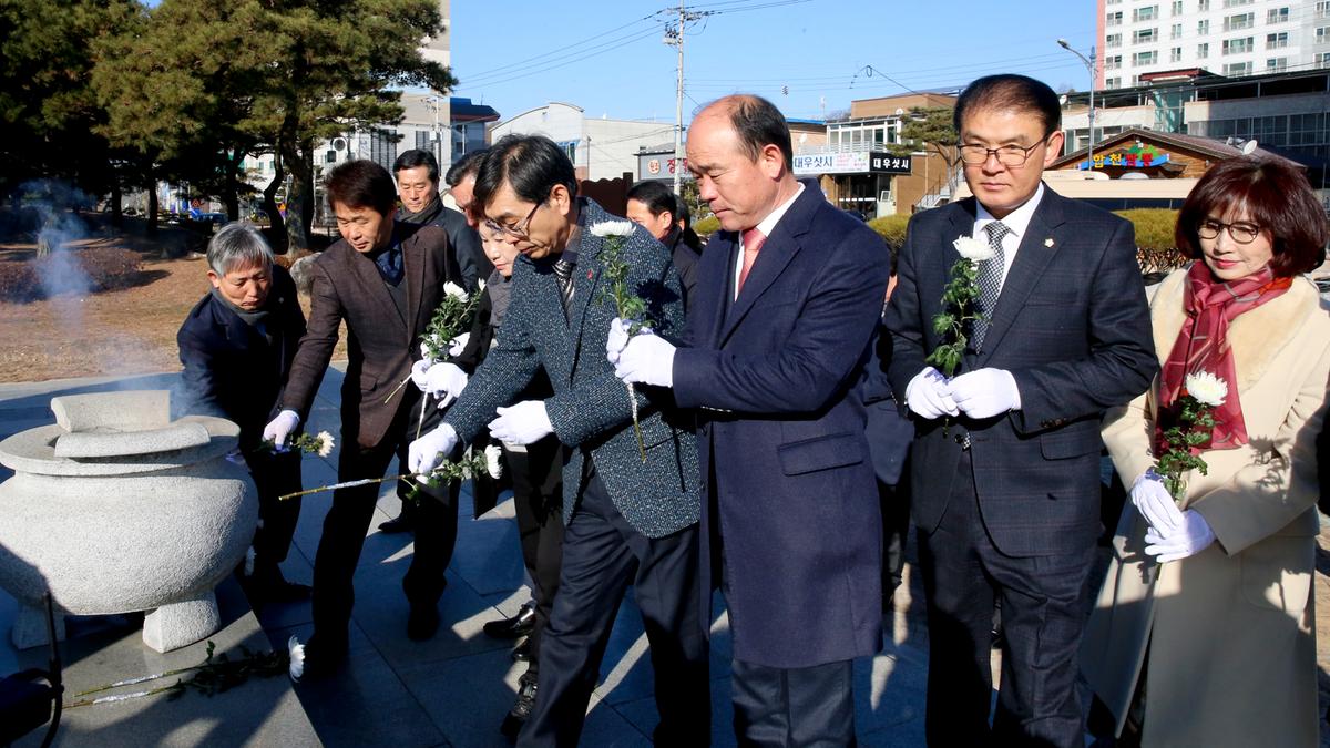 충혼탑, 3.1운동기념탑, 창의사 참배