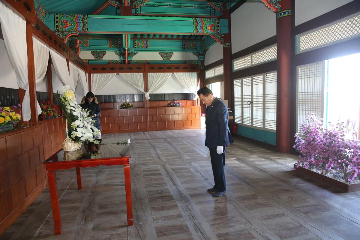 충혼탑, 3.1운동기념탑, 창의사 참배
