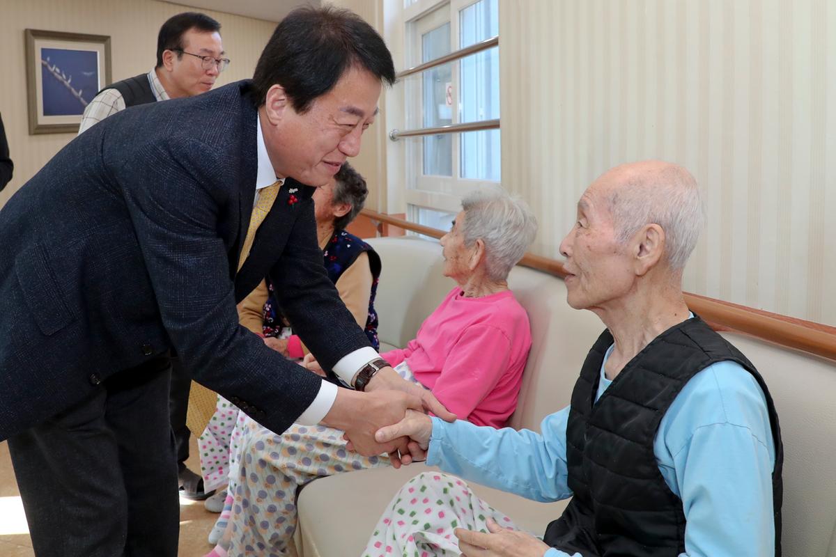 설 명절맞이 사회복지시설(청덕,적중,초계,율곡)방문