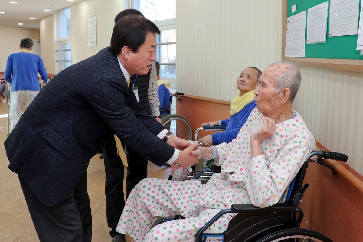 설 명절맞이 사회복지시설(청덕,적중,초계,율곡)방문