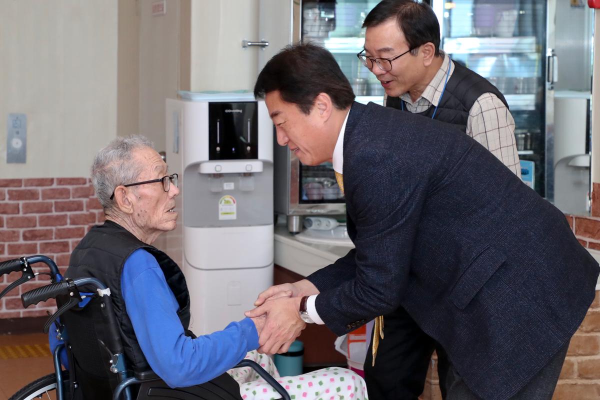 설 명절맞이 사회복지시설(청덕,적중,초계,율곡)방문