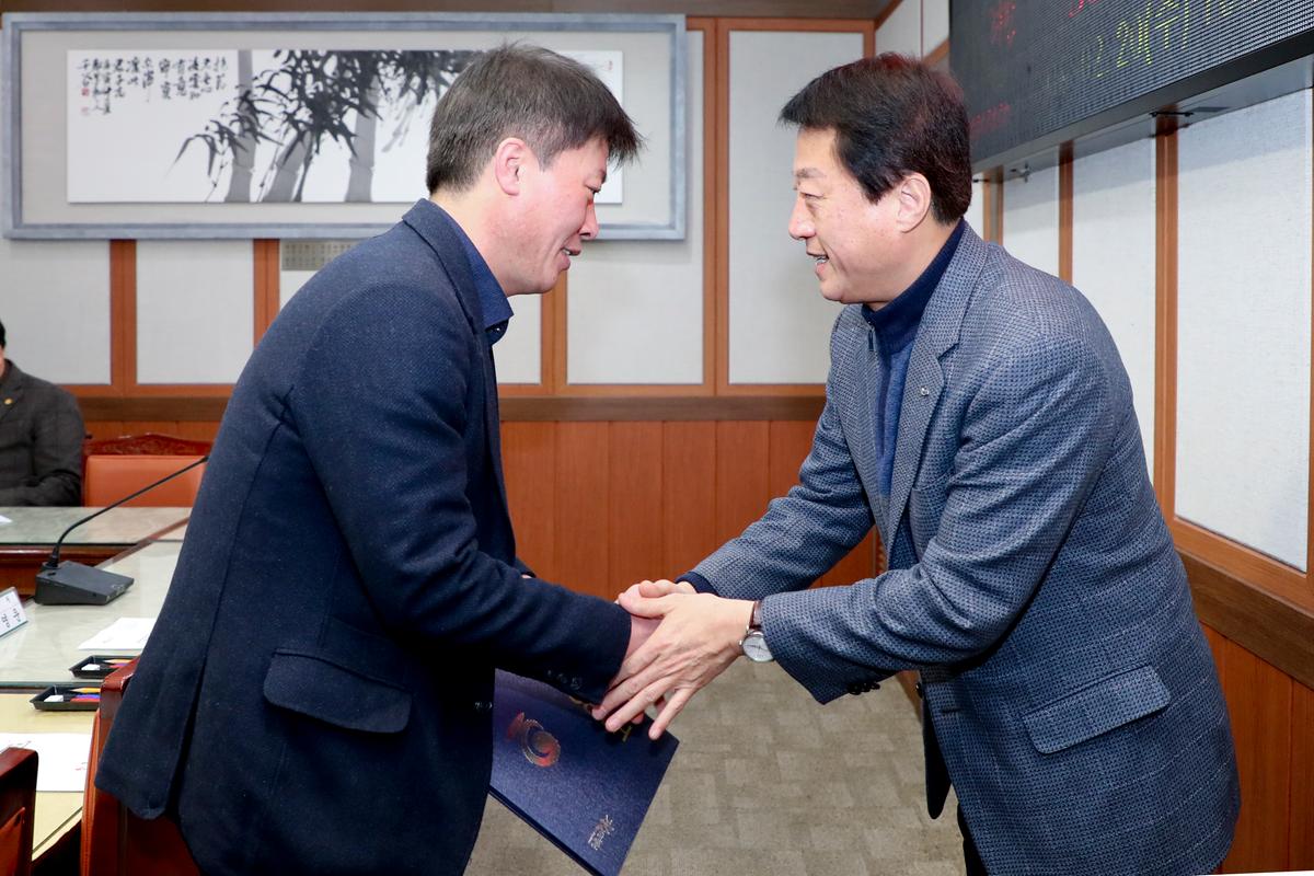 전통시장 및 주변도로 생활환경개선 민관합동추진위원회 위촉장 수여