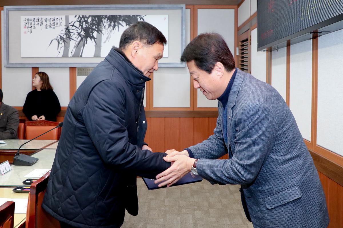 전통시장 및 주변도로 생활환경개선 민관합동추진위원회 위촉장 수여