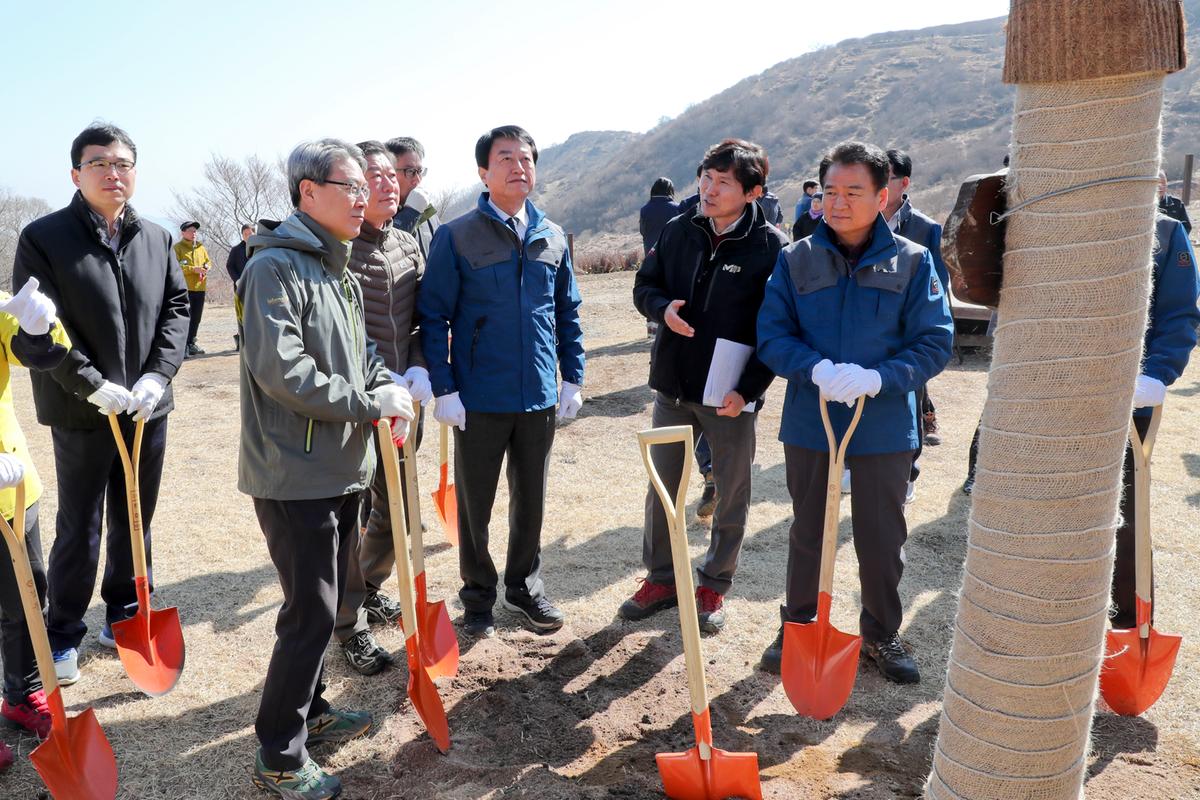 봄철 나무심기 착수 행사 및 제74회 식목일행사