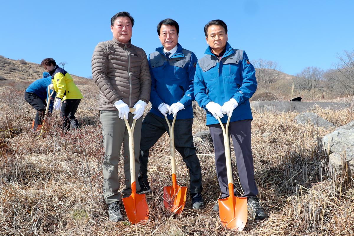 봄철 나무심기 착수 행사 및 제74회 식목일행사