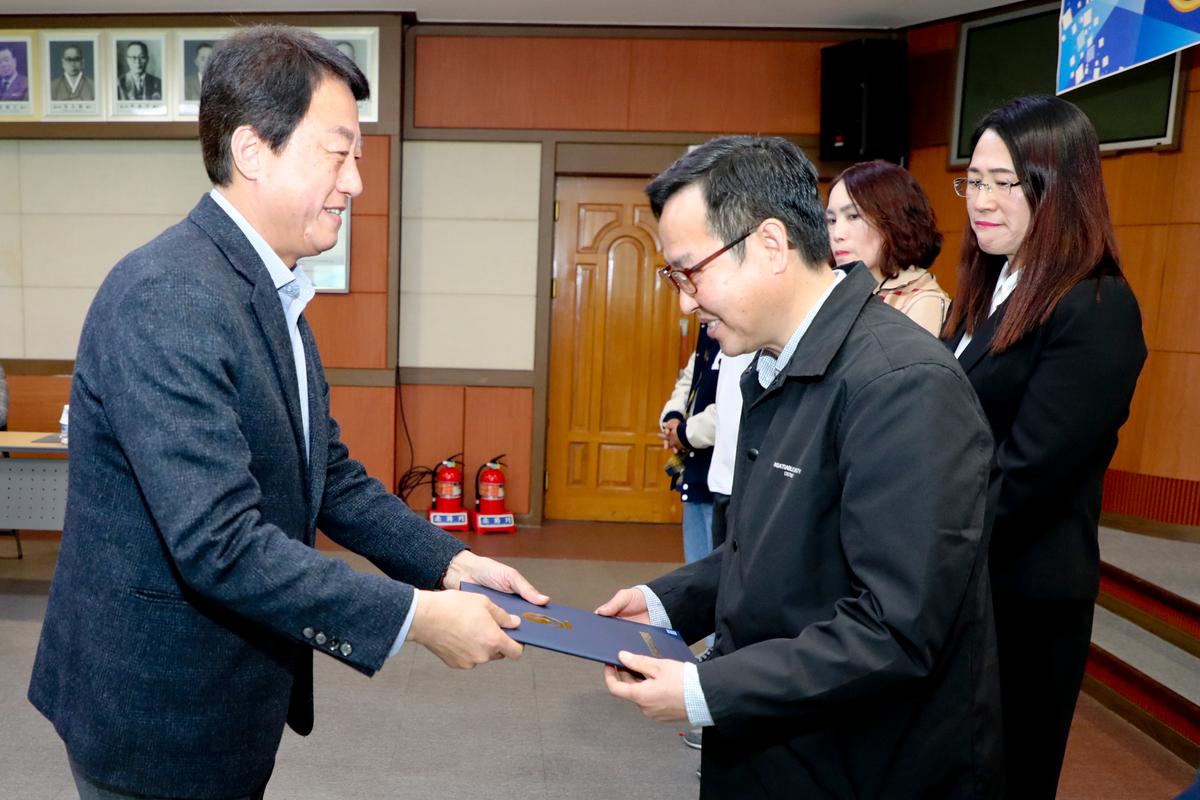 (사)합천군교육발전위원회 2019년 장학증서 전달식