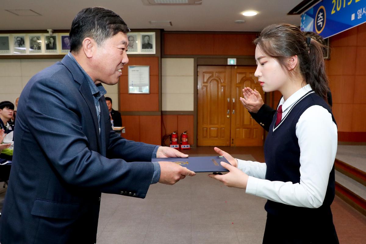 (사)합천군교육발전위원회 2019년 장학증서 전달식