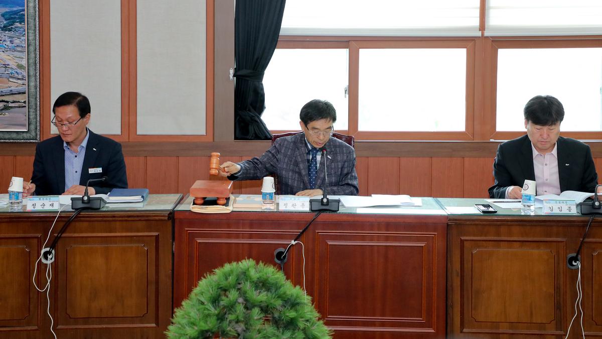 합천군 업무평가위원회 위촉장 수여식 및 위원회 개최