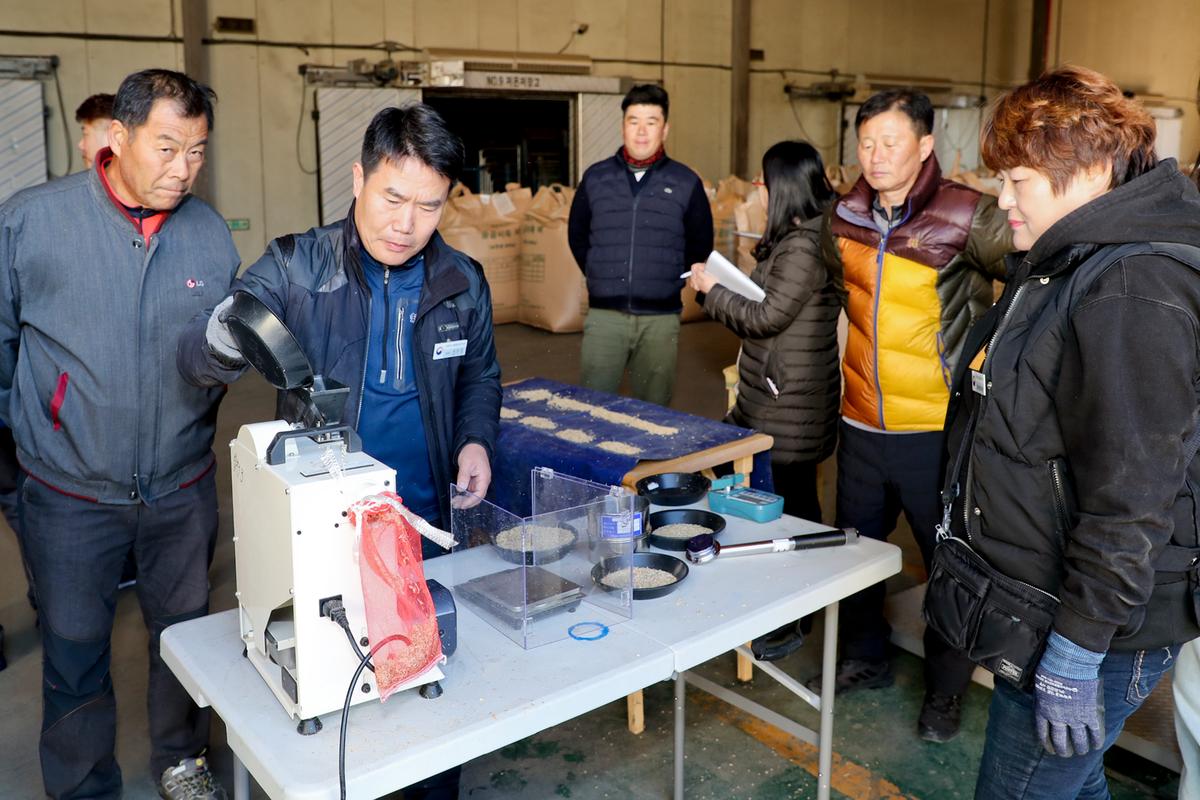 공공비축미 초계면 수매현장