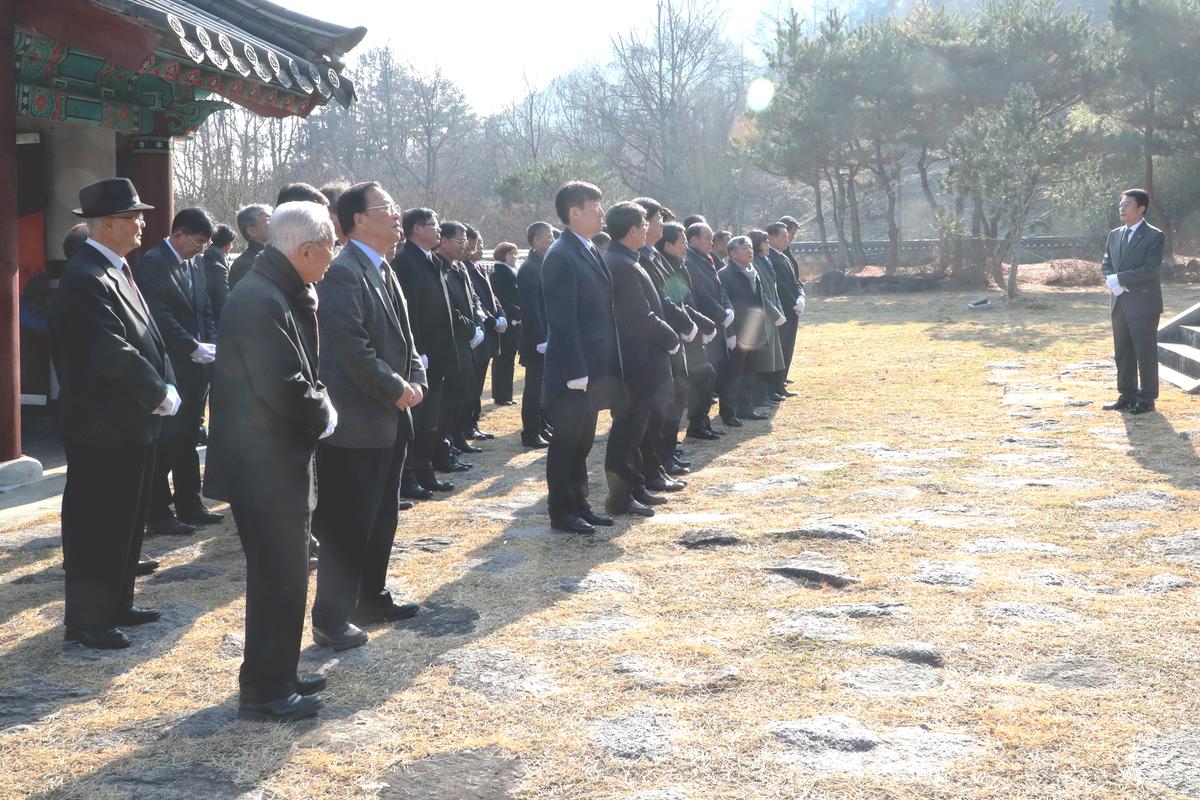 충혼탑, 3.1운동기념탑, 창의사 참배