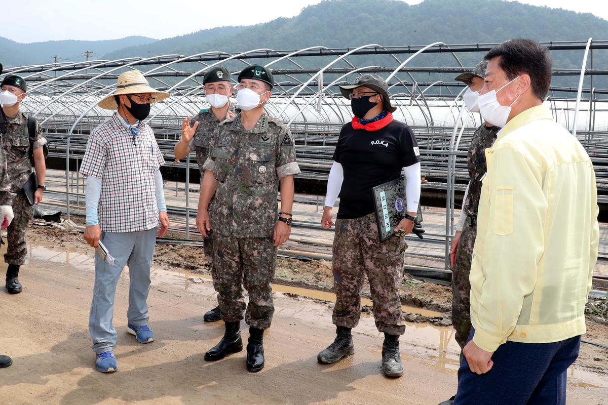 서욱 육군참모총장 수해현장 방문
