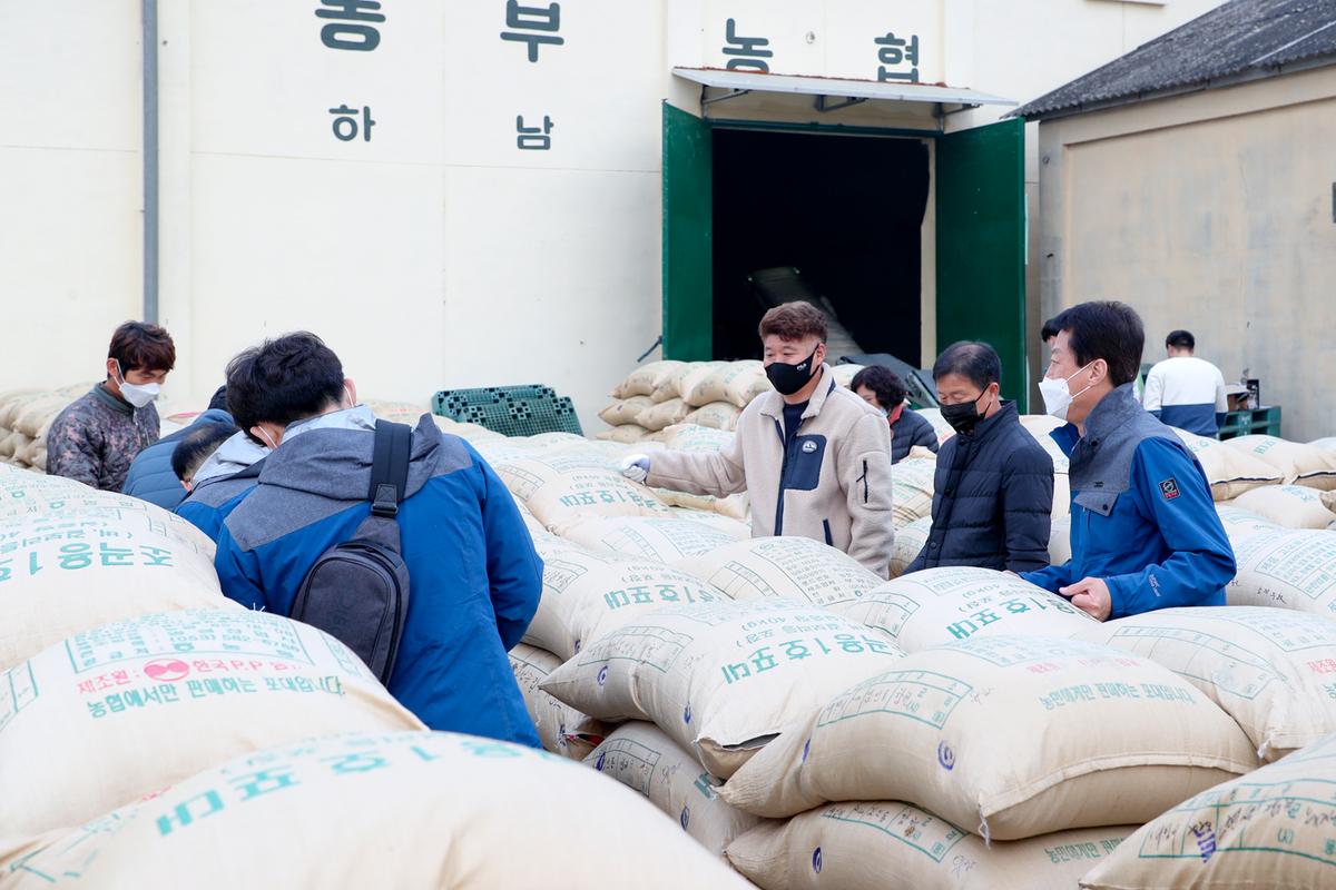초계 쌍책 공공비축미 수매현장 방문
