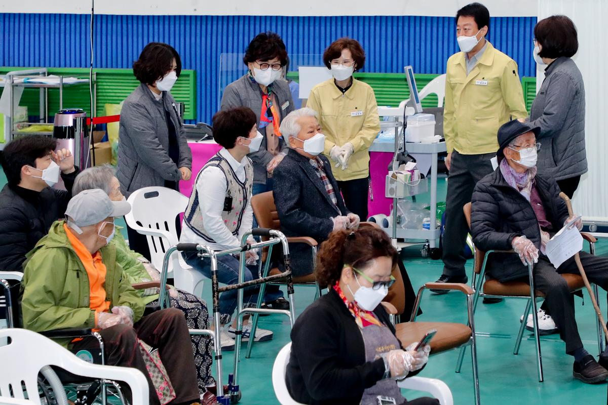 75세 이상 코로나19백신 예방접종센터 방문
