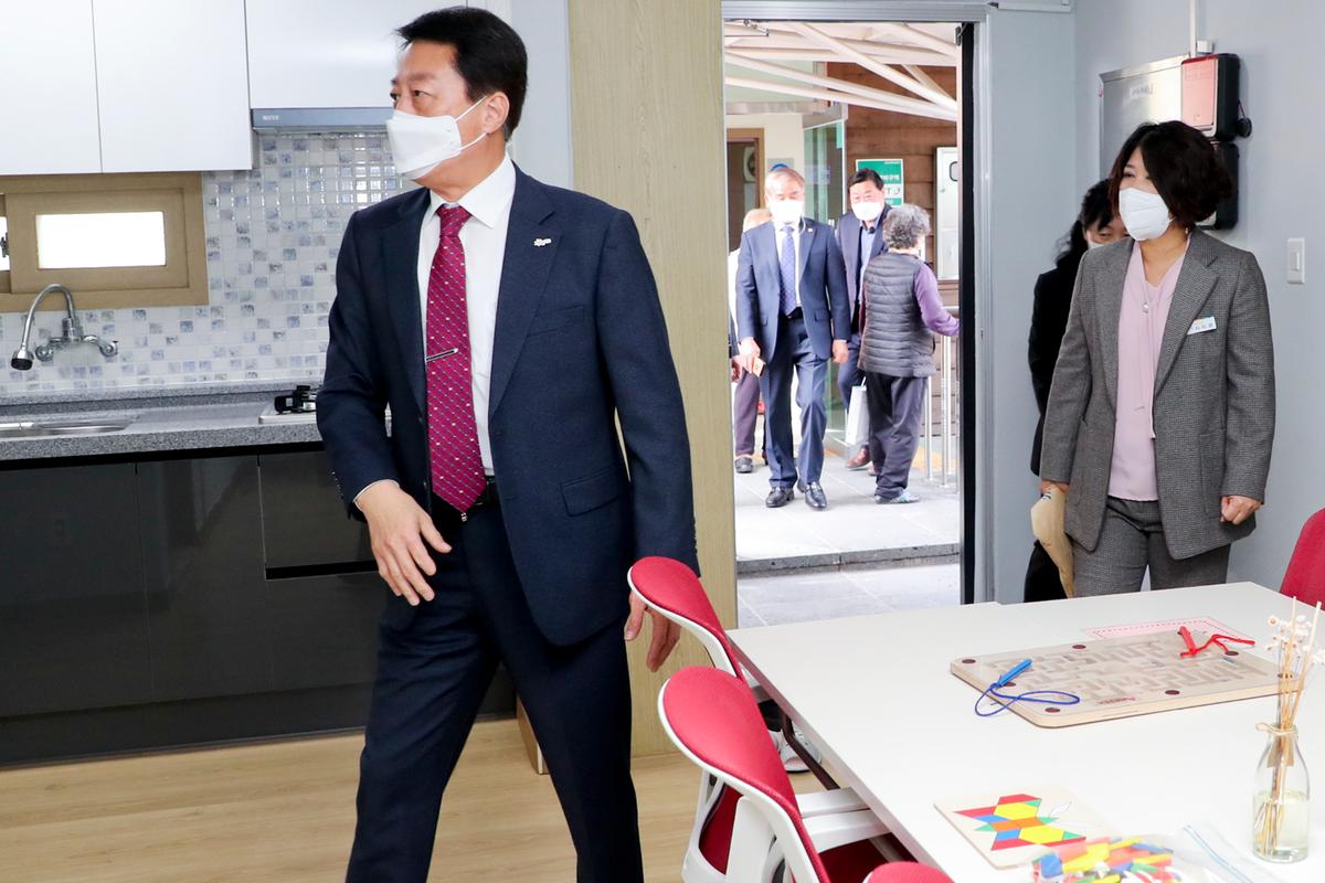 치매안심마을 및 쉼터 새단장식