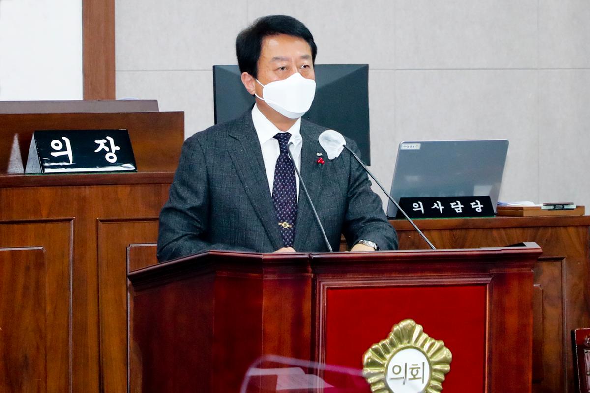 제259회 합천군의회 제2차 정례회 2차 본회의 문준희군수님 시정연설
