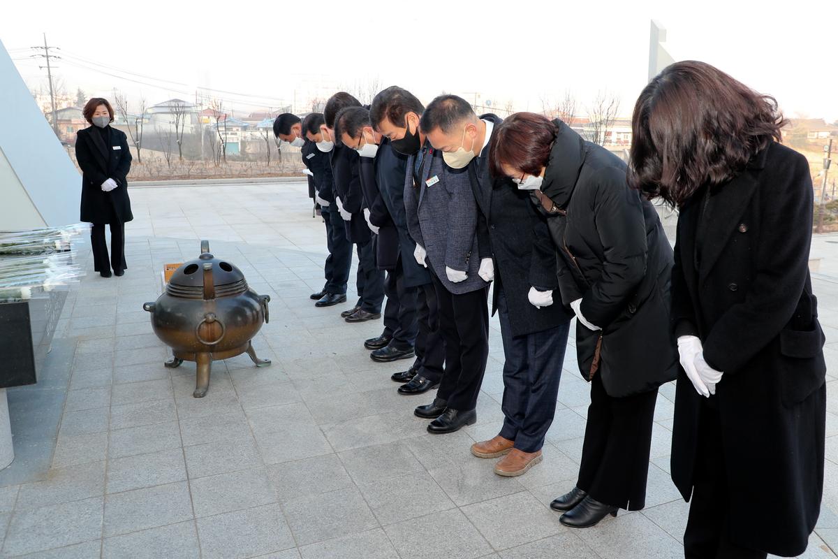 충혼탑 및 3.1독립운동기념탑 참배