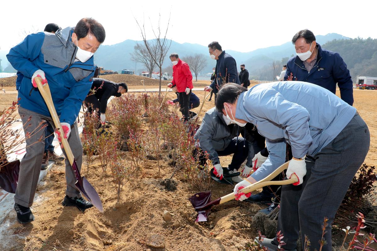 탄소중립 참여의 숲 나무심기 행사개최