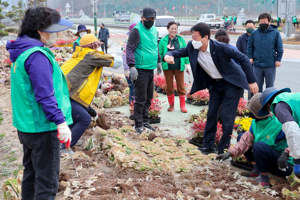 새마을운동 합천군지회 아름다운 합천가꾸기 봄꽃식재