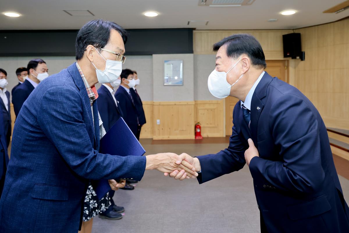 임용장 교부