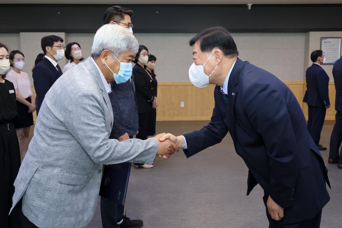 임용장 교부