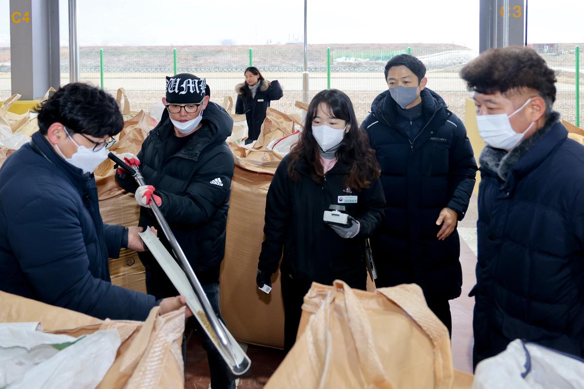 초계면 공공비축미곡 수매 현장 방문