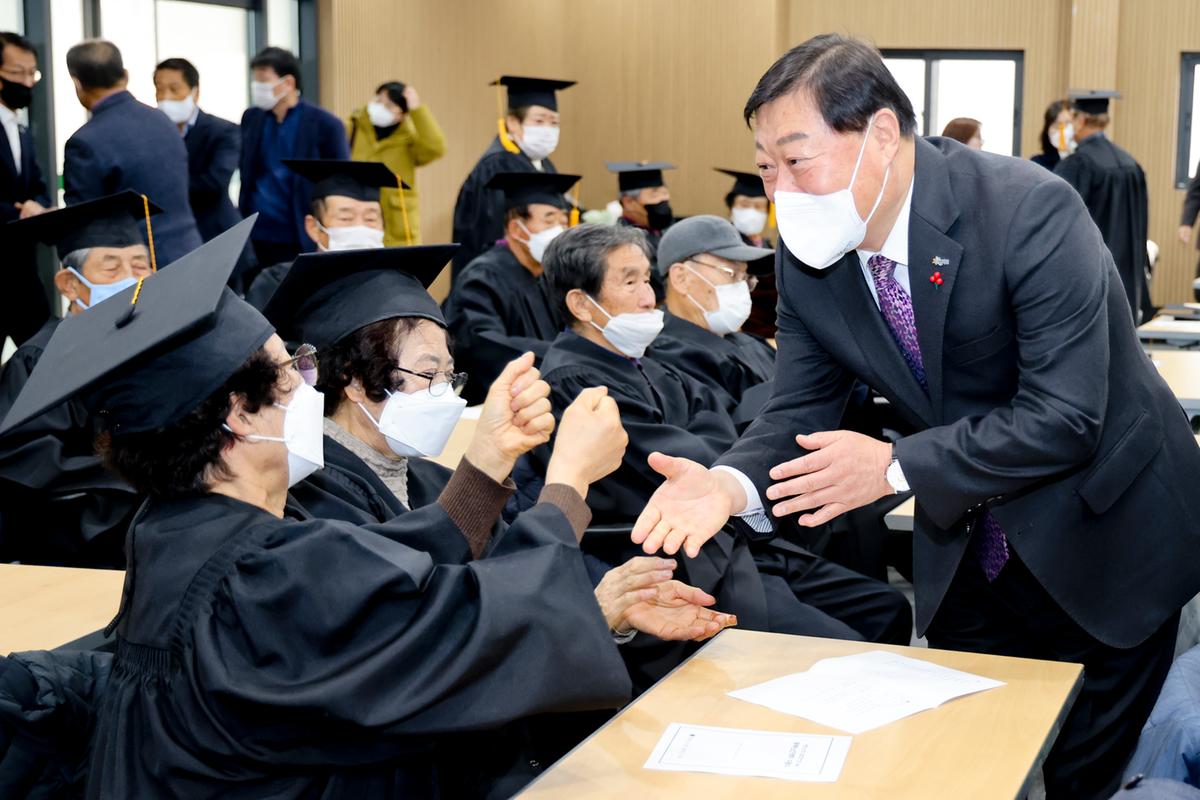 대한노인회 합천군지회 2022년 노인대학 졸업식