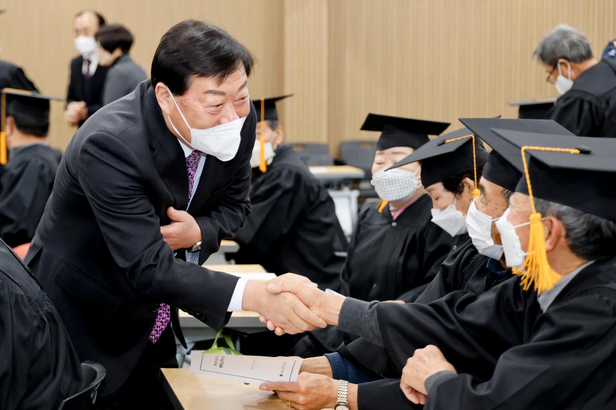 대한노인회 합천군지회 2022년 노인대학 졸업식