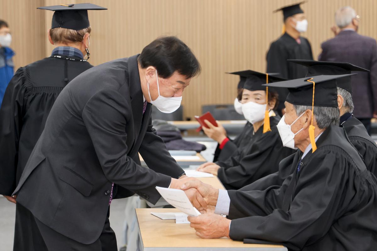 대한노인회 합천군지회 2022년 노인대학 졸업식