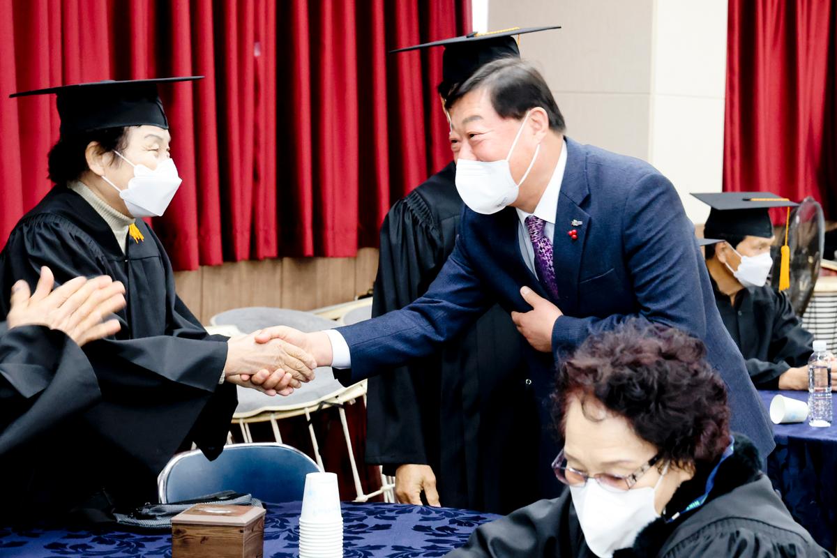대한노인회 합천군지회 2022년 노인대학 졸업식