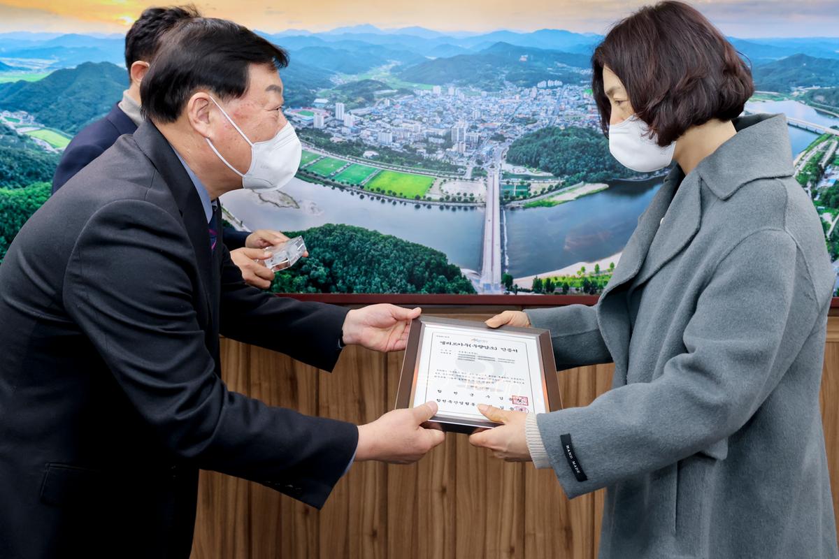 우량암소(엘리트카우) 인증서 교부 (3)