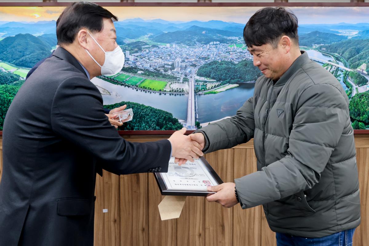 우량암소(엘리트카우) 인증서 교부 (3)