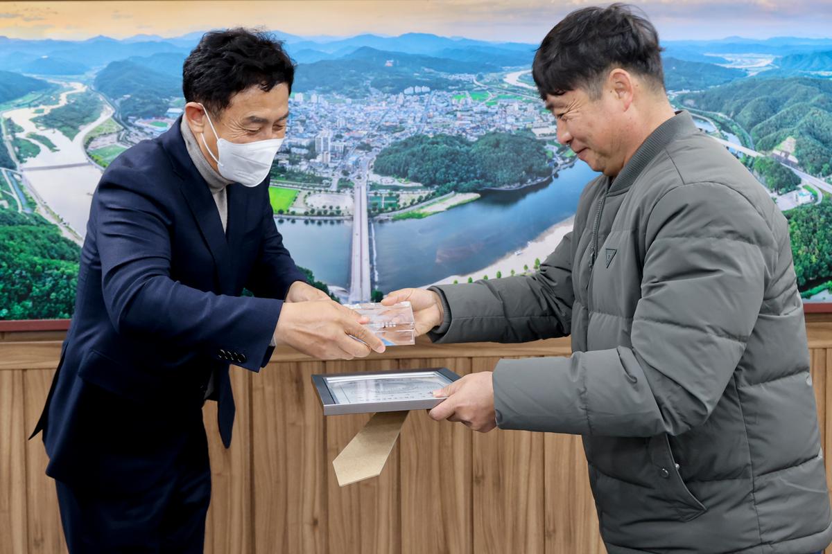 우량암소(엘리트카우) 인증서 교부 (3)