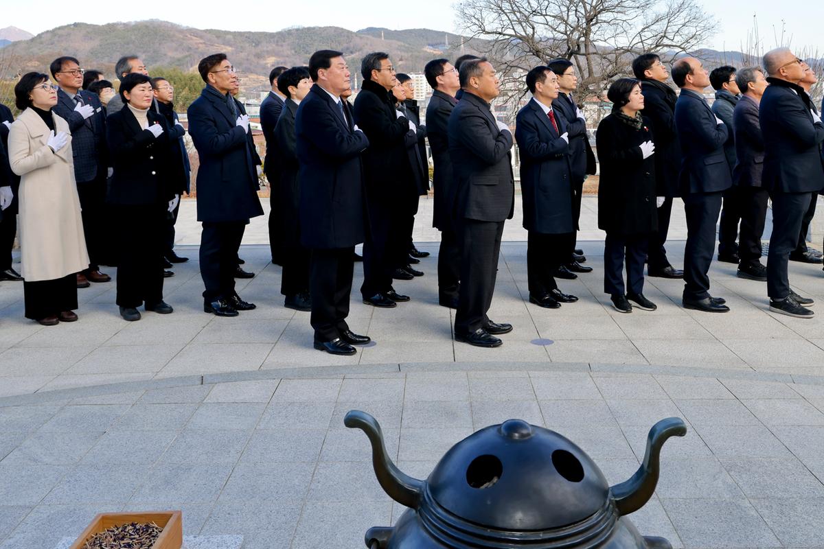 충혼탑,3.1기념탑, 창의사 참배