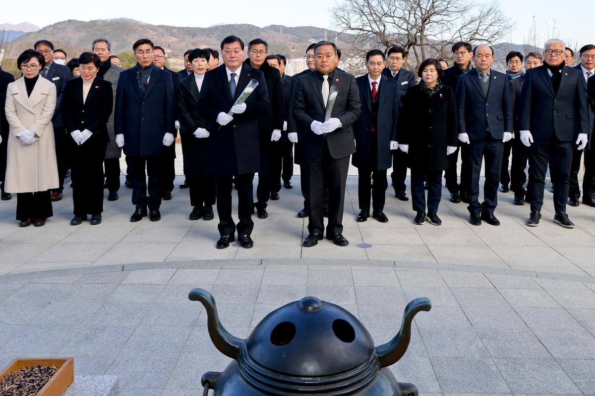 충혼탑,3.1기념탑, 창의사 참배
