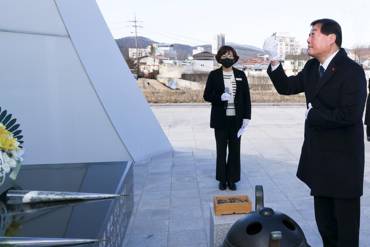 충혼탑,3.1기념탑, 창의사 참배