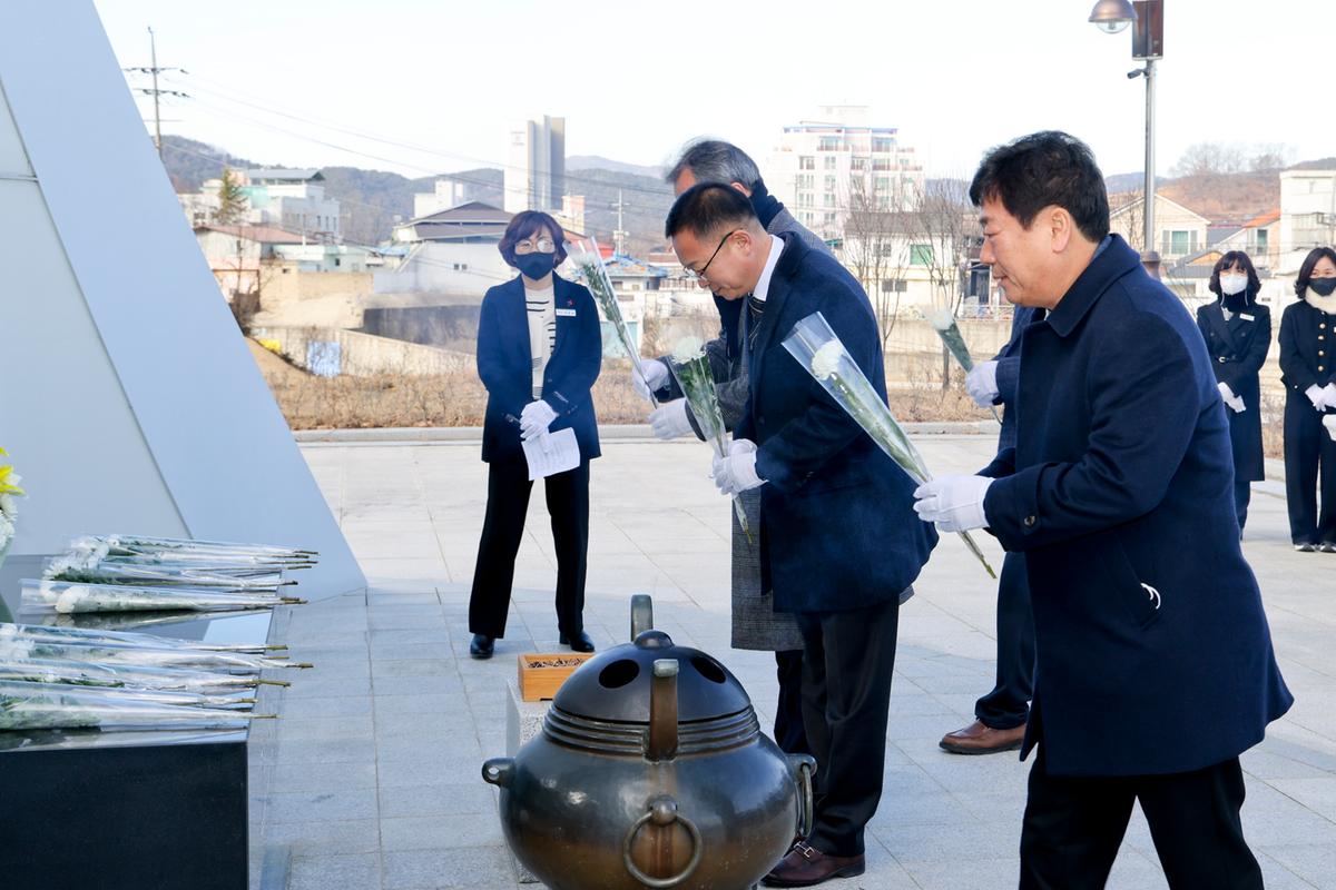 충혼탑,3.1기념탑, 창의사 참배