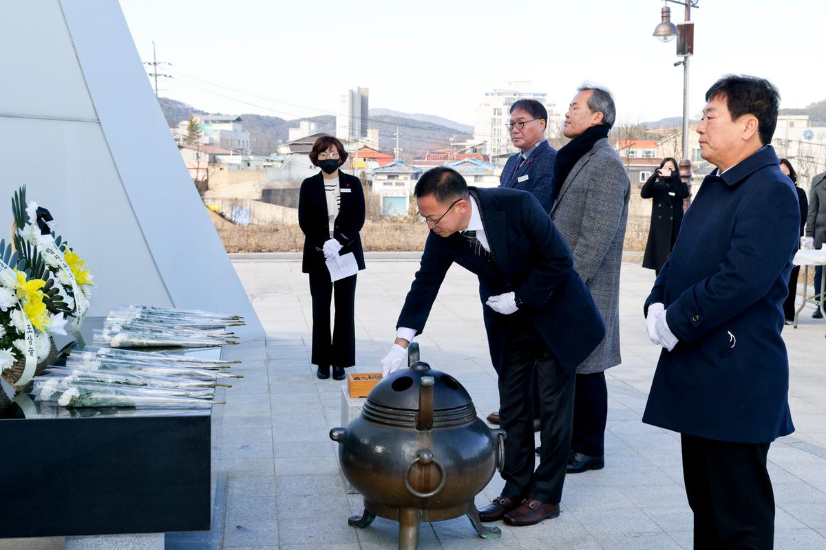 충혼탑,3.1기념탑, 창의사 참배