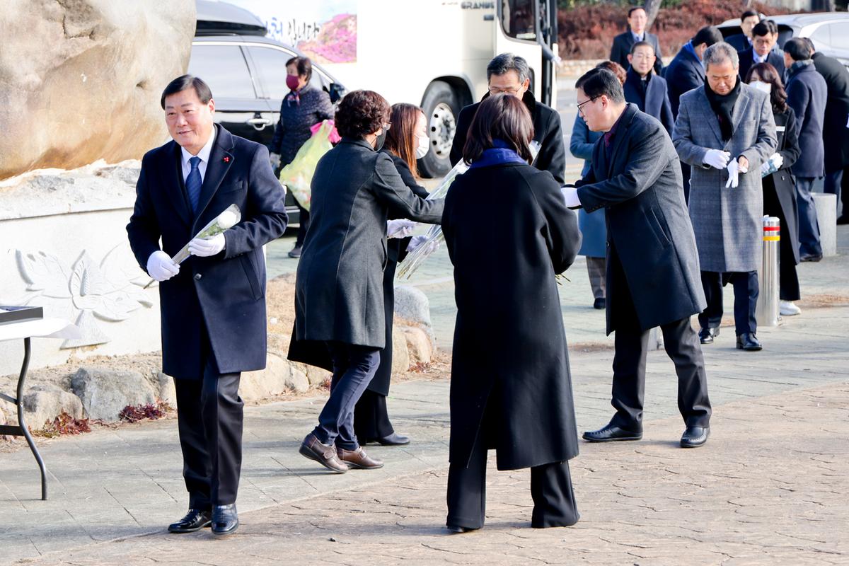 충혼탑,3.1기념탑, 창의사 참배