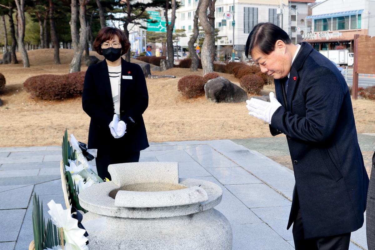 충혼탑,3.1기념탑, 창의사 참배