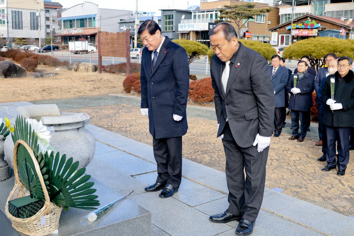 충혼탑,3.1기념탑, 창의사 참배