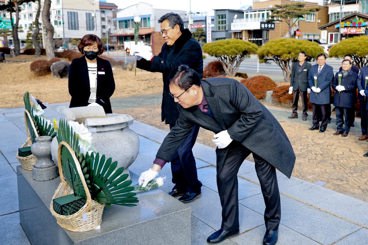 충혼탑,3.1기념탑, 창의사 참배