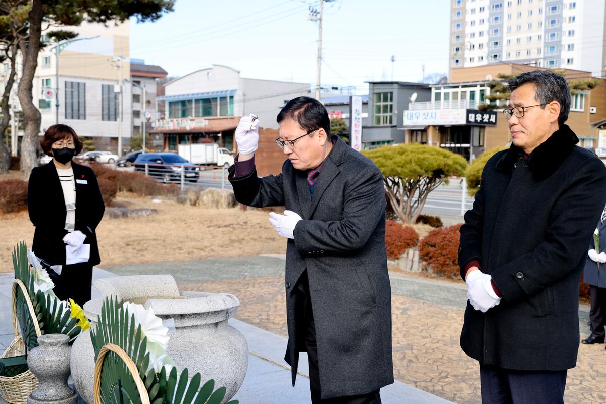 충혼탑,3.1기념탑, 창의사 참배