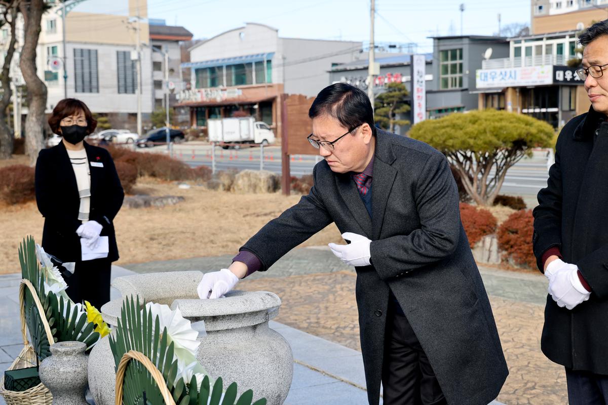 충혼탑,3.1기념탑, 창의사 참배
