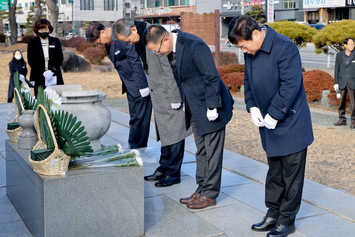 충혼탑,3.1기념탑, 창의사 참배