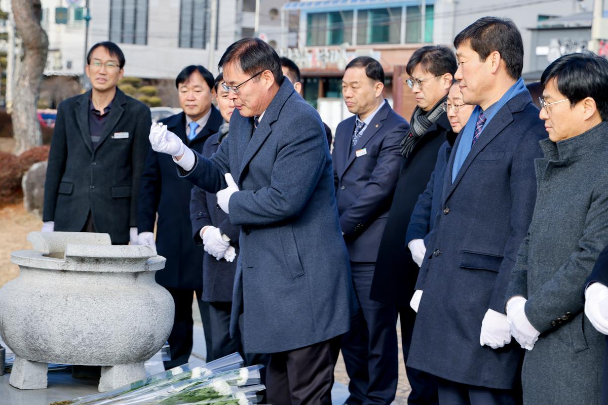 충혼탑,3.1기념탑, 창의사 참배