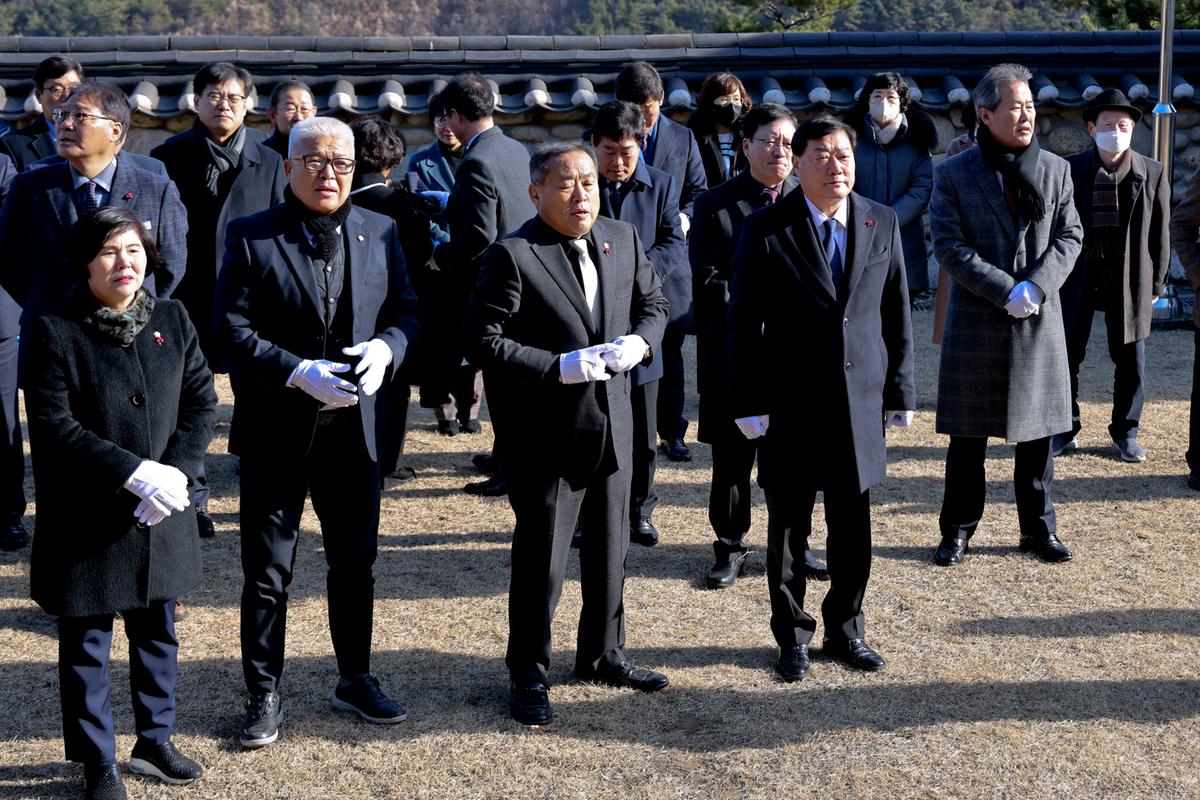 충혼탑,3.1기념탑, 창의사 참배