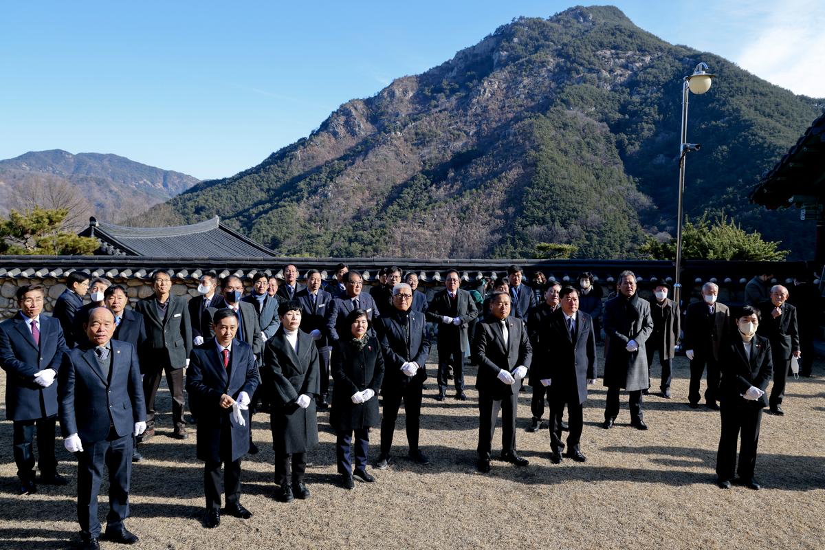 충혼탑,3.1기념탑, 창의사 참배