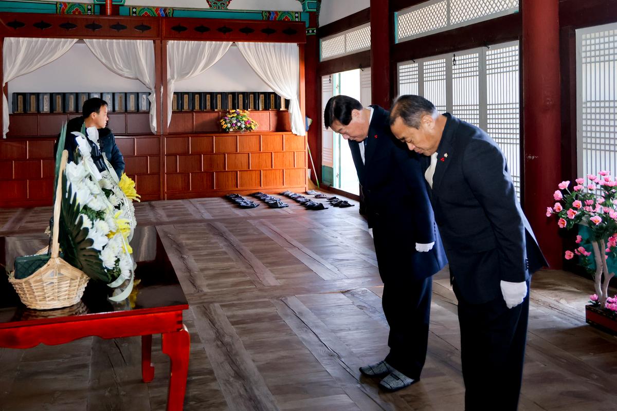 충혼탑,3.1기념탑, 창의사 참배