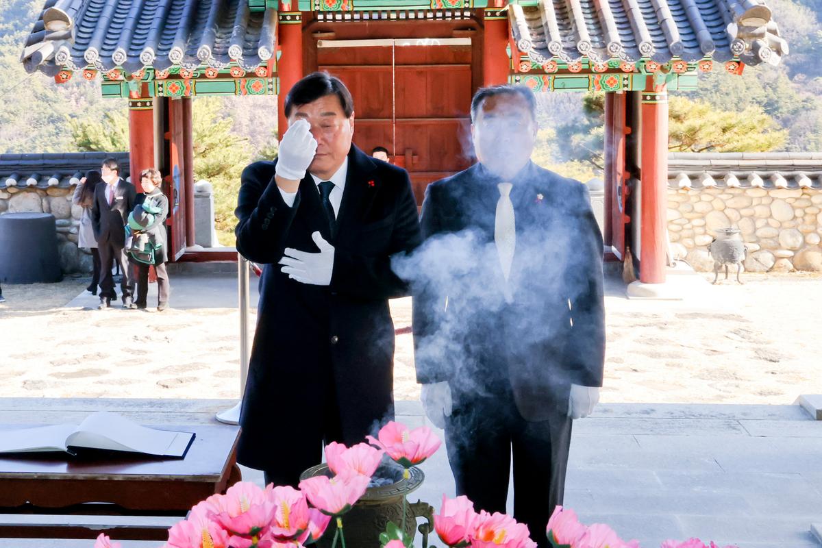 충혼탑,3.1기념탑, 창의사 참배