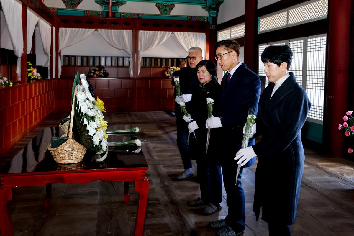 충혼탑,3.1기념탑, 창의사 참배